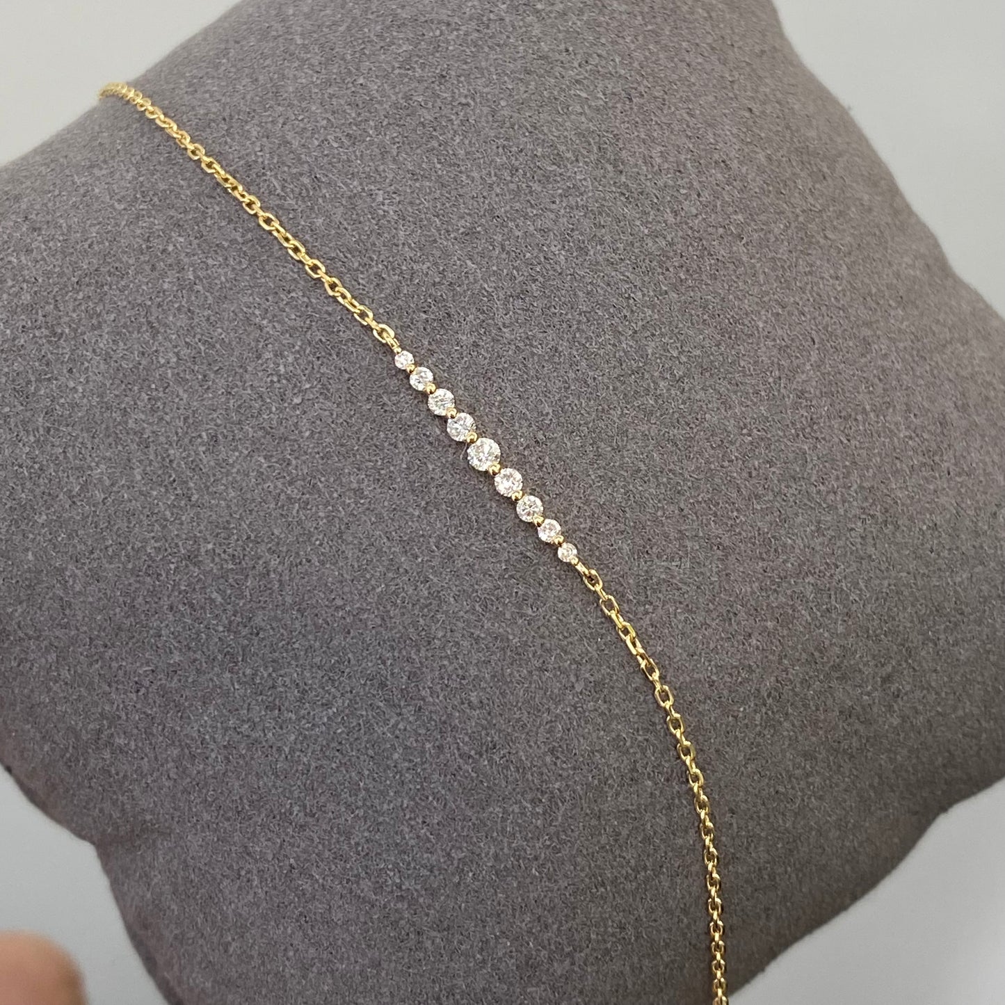 Lab diamond round 0.1ct bar bracelet