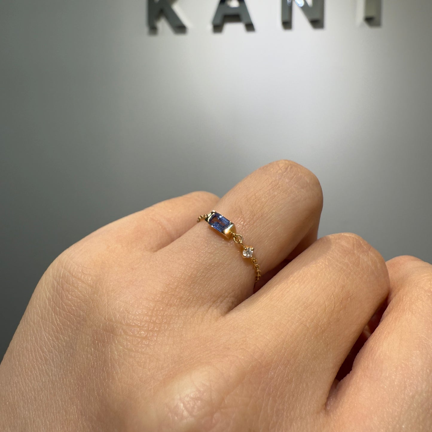 Lab grown Sapphire Emerald cut chain ring