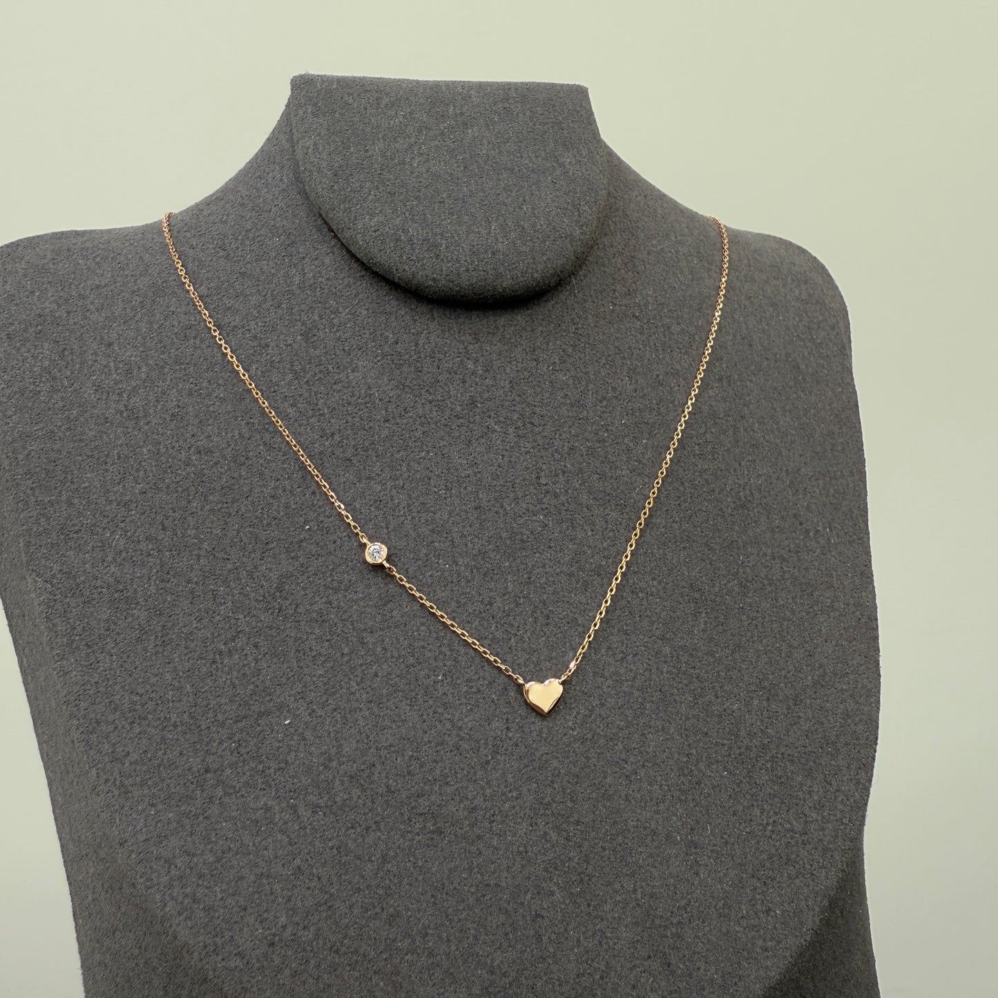 Lab Diamond round bezel with gold heart necklace