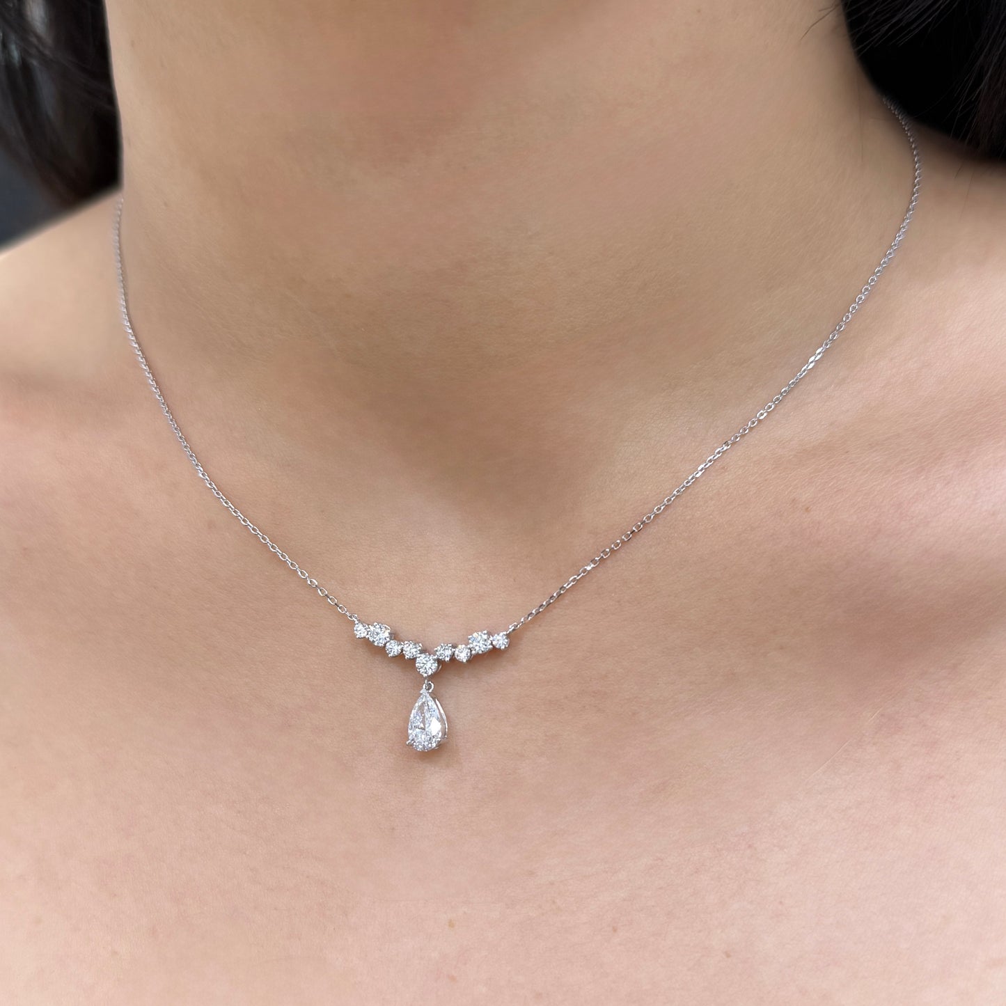 Lab diamond Pear shape 0.6ct with 0.4ct diamond bar necklace