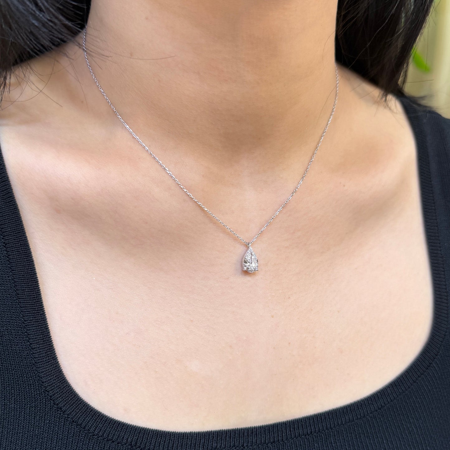 IGI Lab diamond Pear shape 1.5ct three-prong necklace