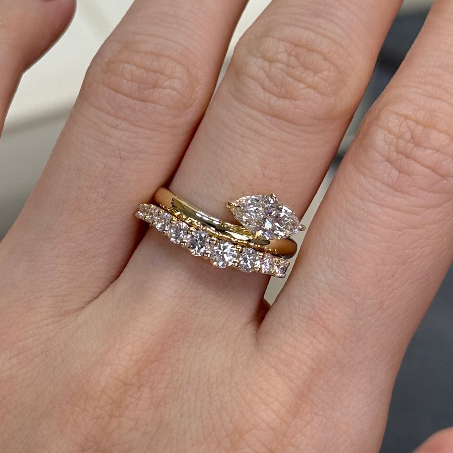 9k Lab diamond round 0.7ct wavy half eternity ring