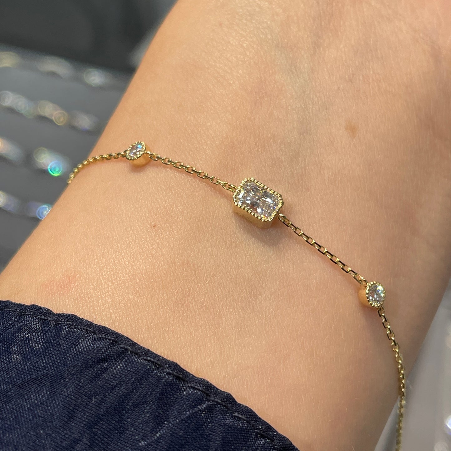 Lab diamond radiant cut 0.5ct milgrain bezel with little diamond bracelet