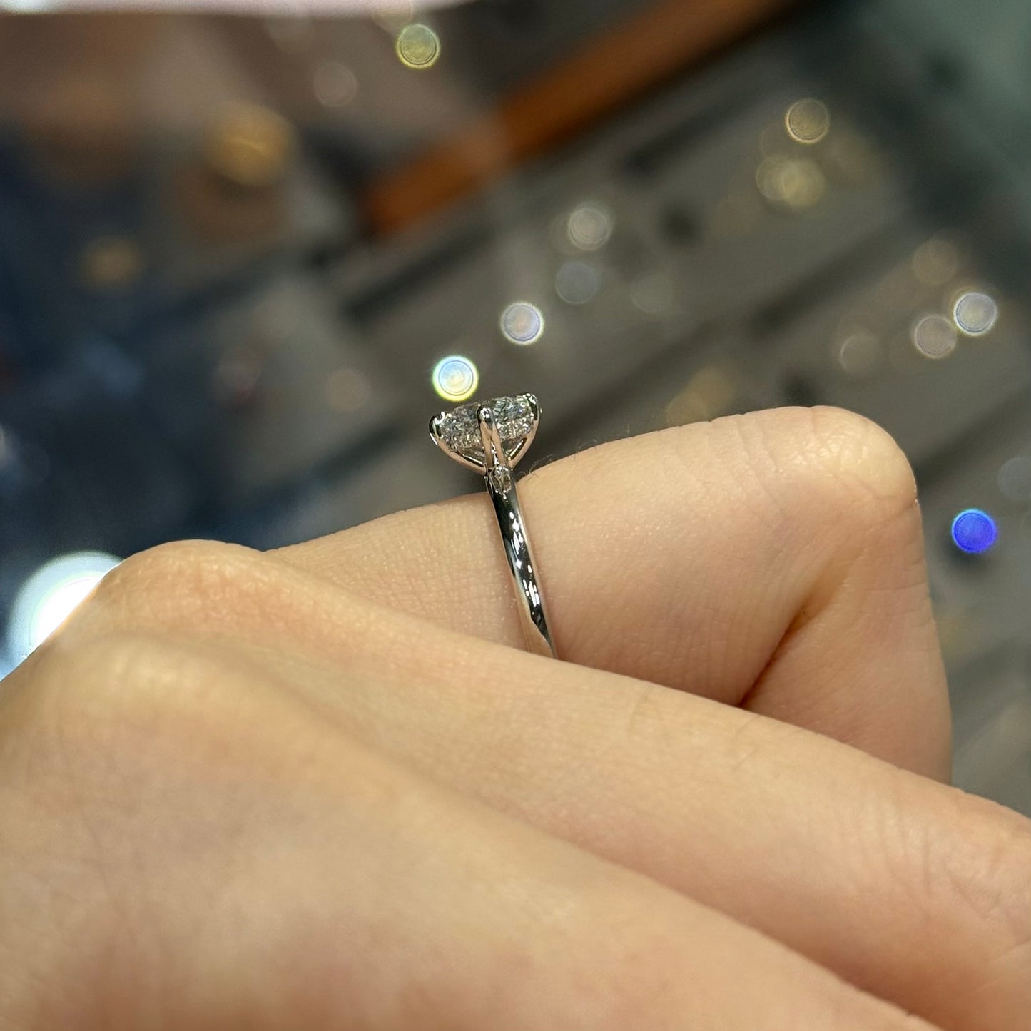 IGI Lab diamond round 0.7ct compass underhalo ring