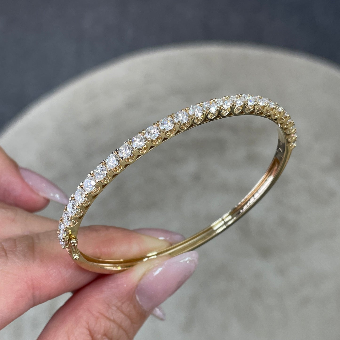 9k Lab diamond round 2.9ct four-prong half tennis bangle