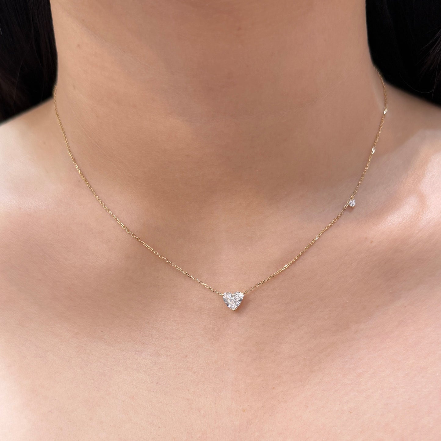 Lab diamond heart shape 0.8ct three-prong with little diamond necklace