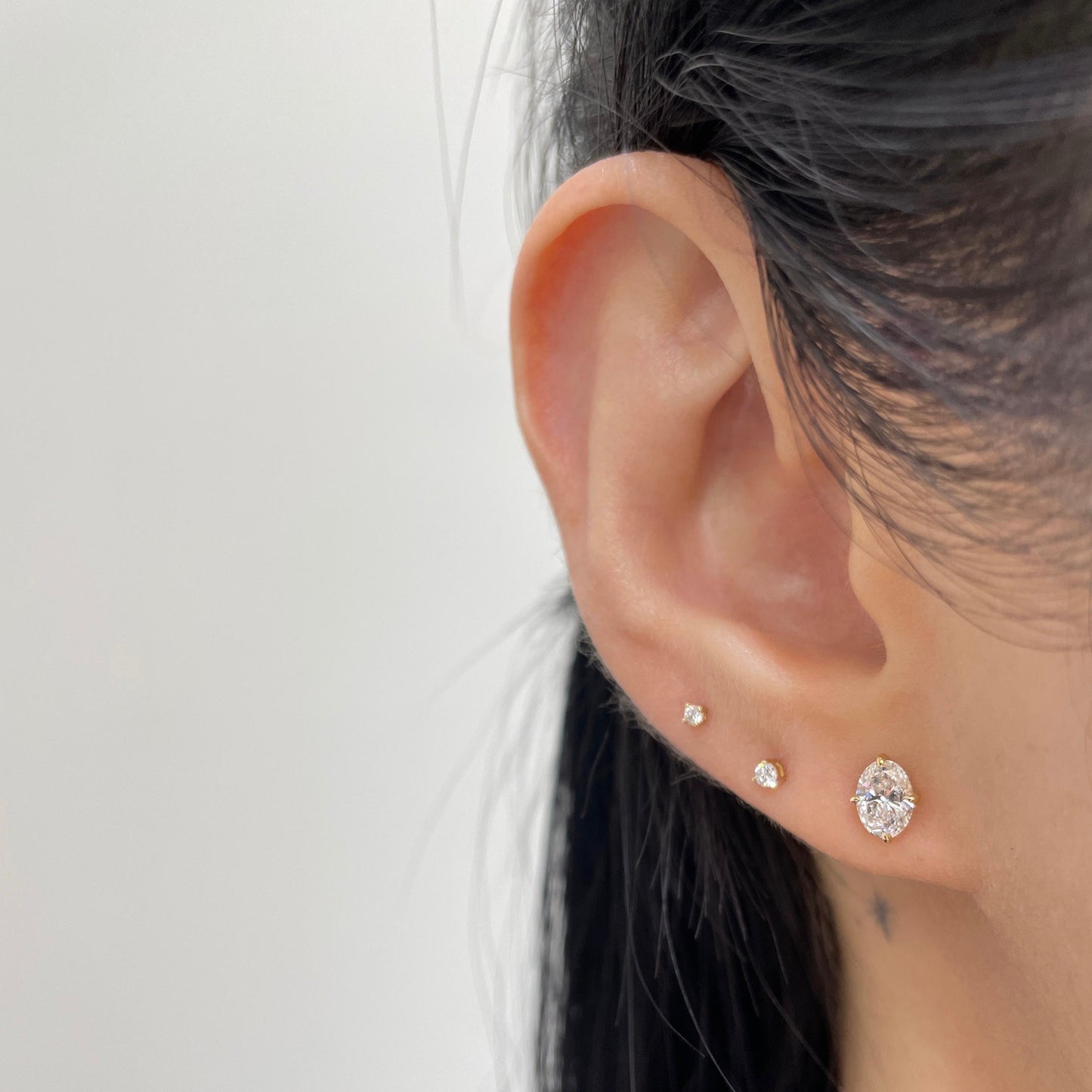 Lab diamond Oval shape 1.4ct four-prong compass stud earrings -pair