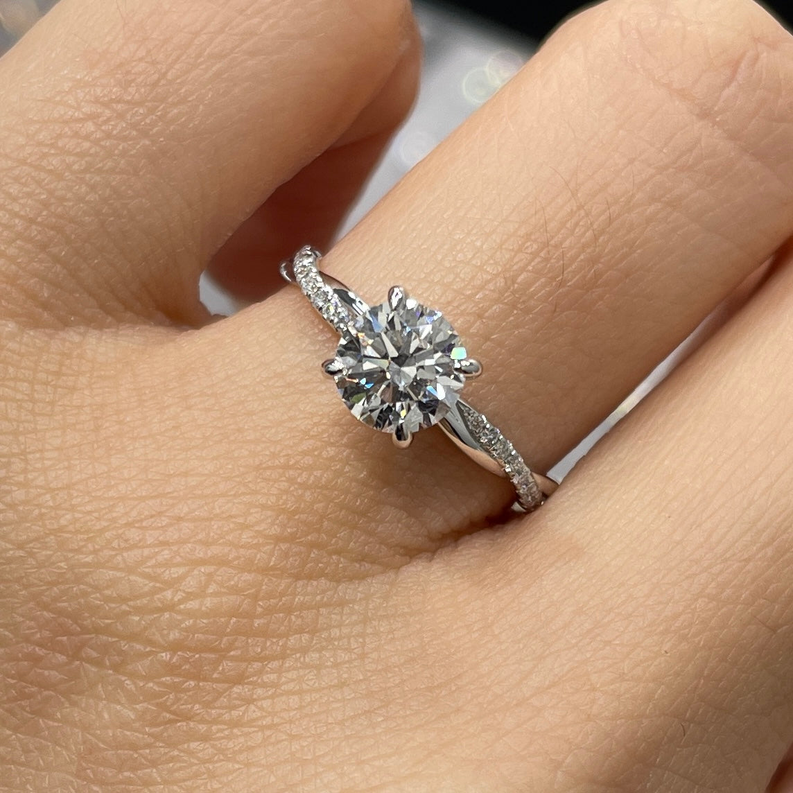 IGI lab diamond round 1ct four-prong pave twisted band ring