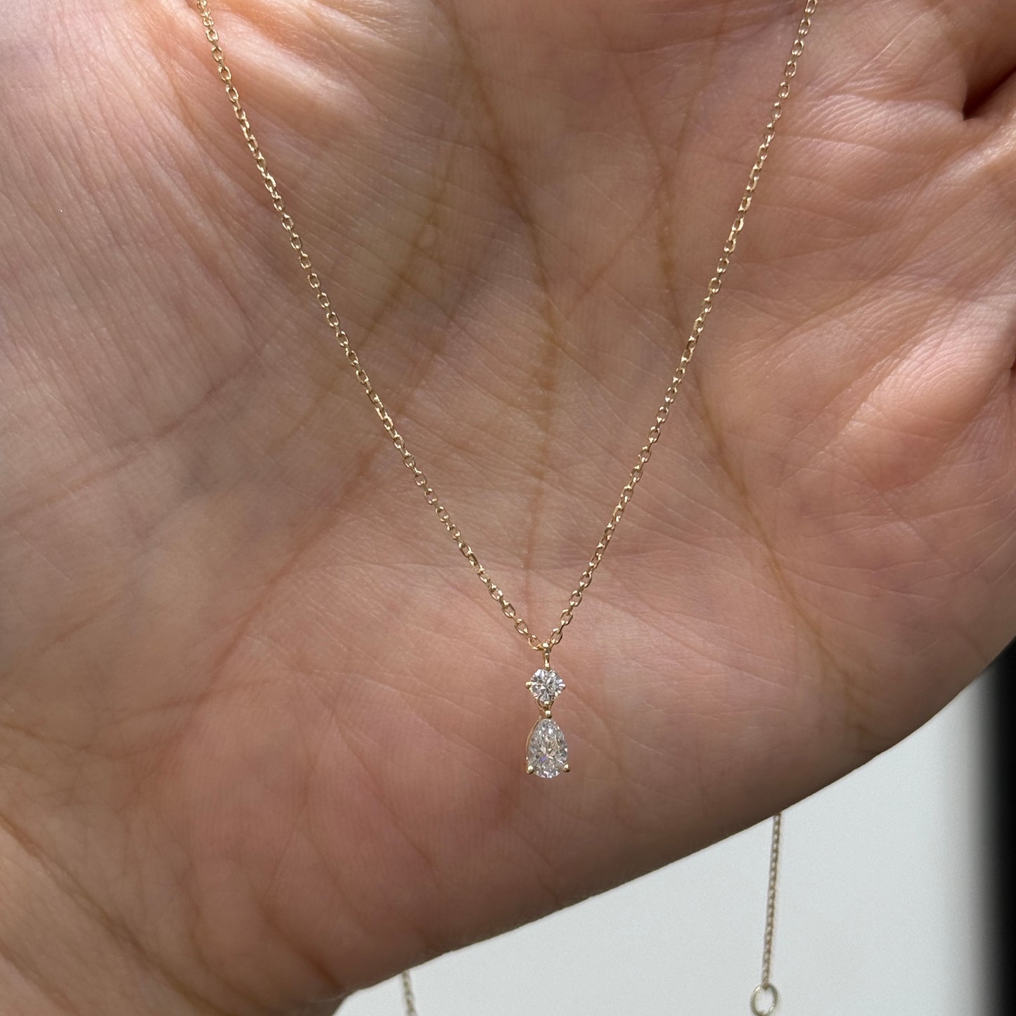 Lab diamond Round and pear shape 0.25ct swing necklace