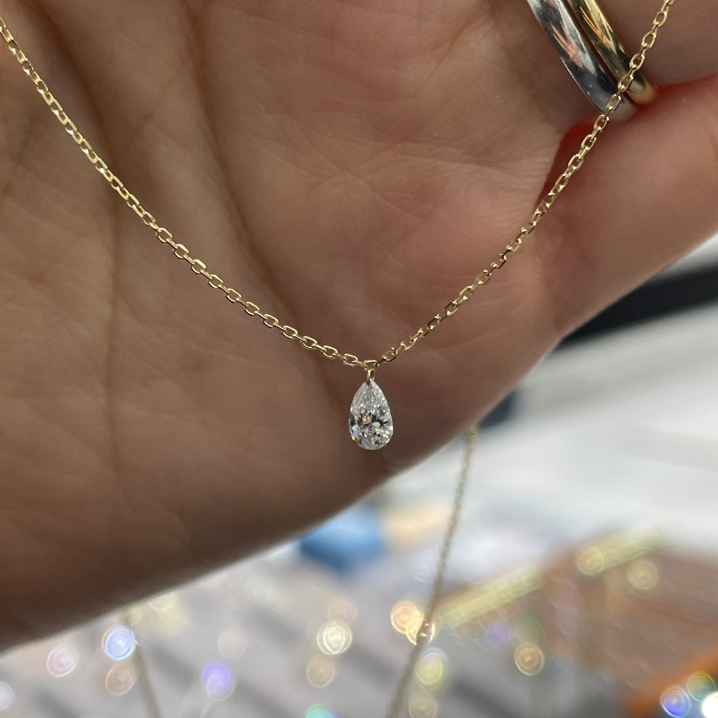 Lab diamond Pear shape 0.2ct floating necklace