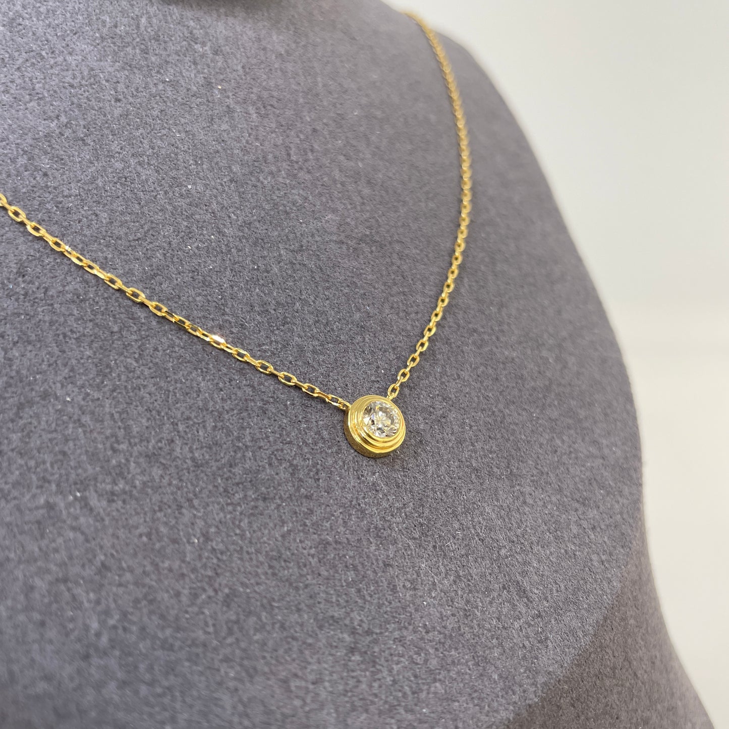 Lab diamond round 0.3ct bezel necklace