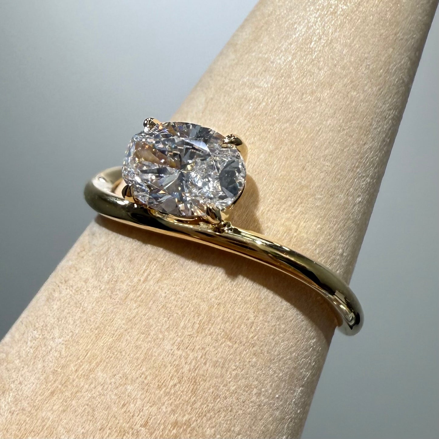 Lab diamond oval shape 0.7ct wave ring