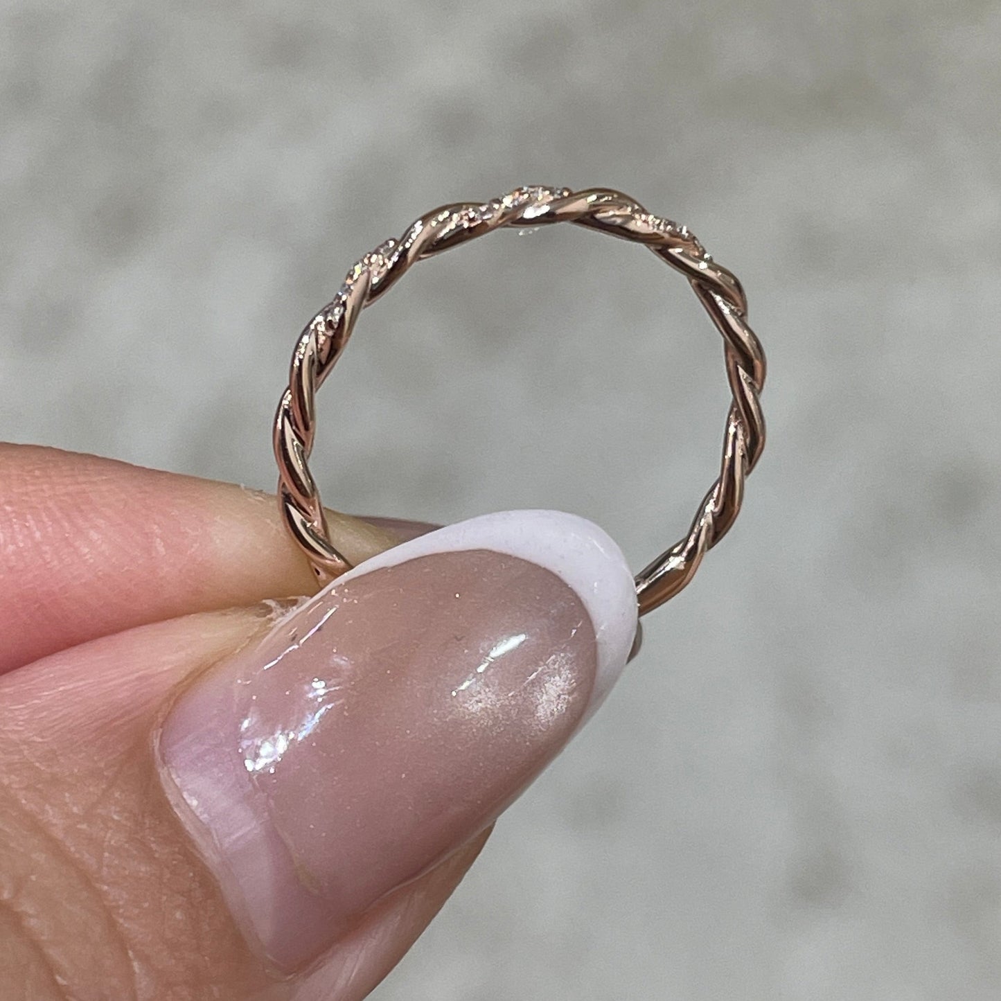9k Lab diamond round 0.05ct twist pave band ring