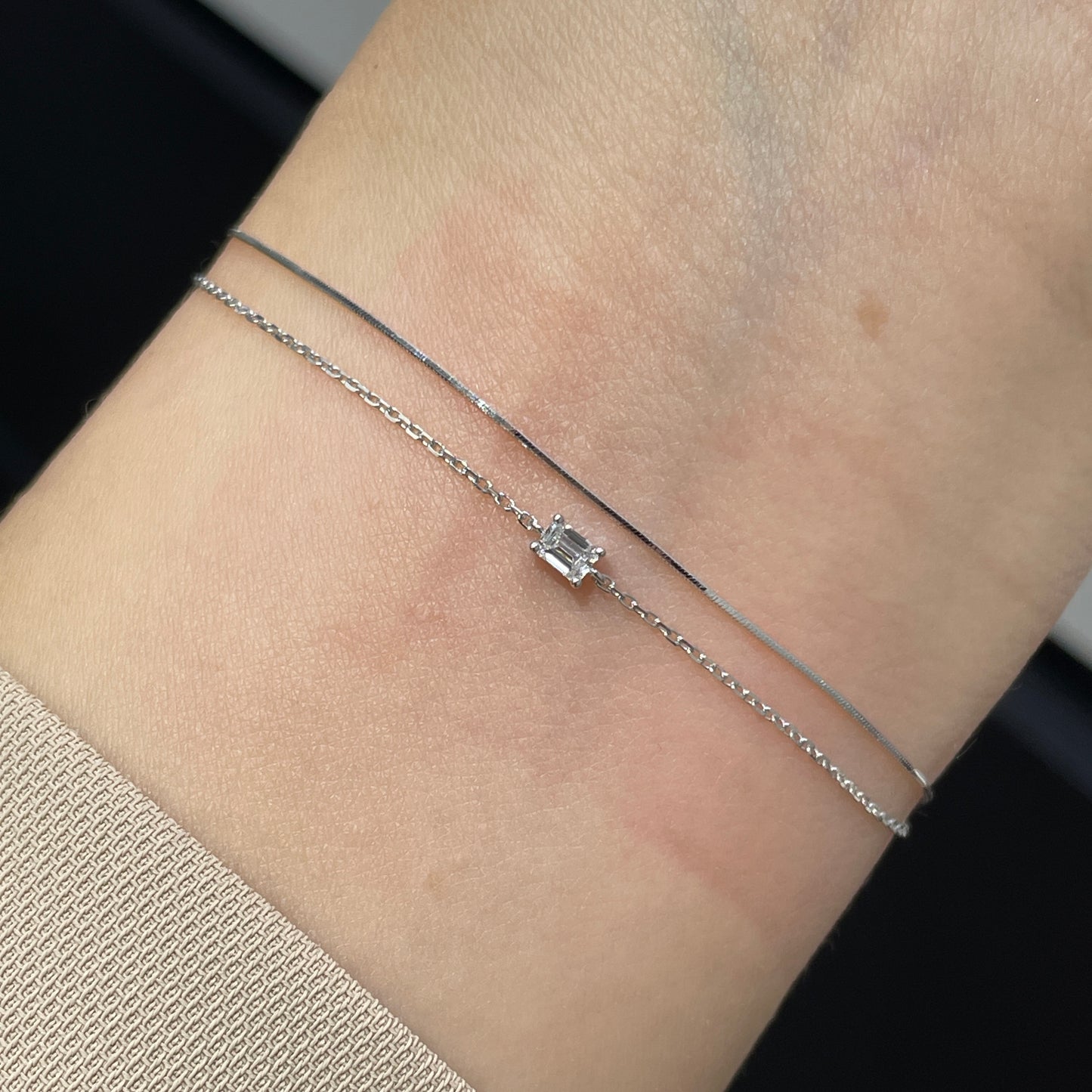 Lab diamond emerald cut 0.1ct four-prong bracelet