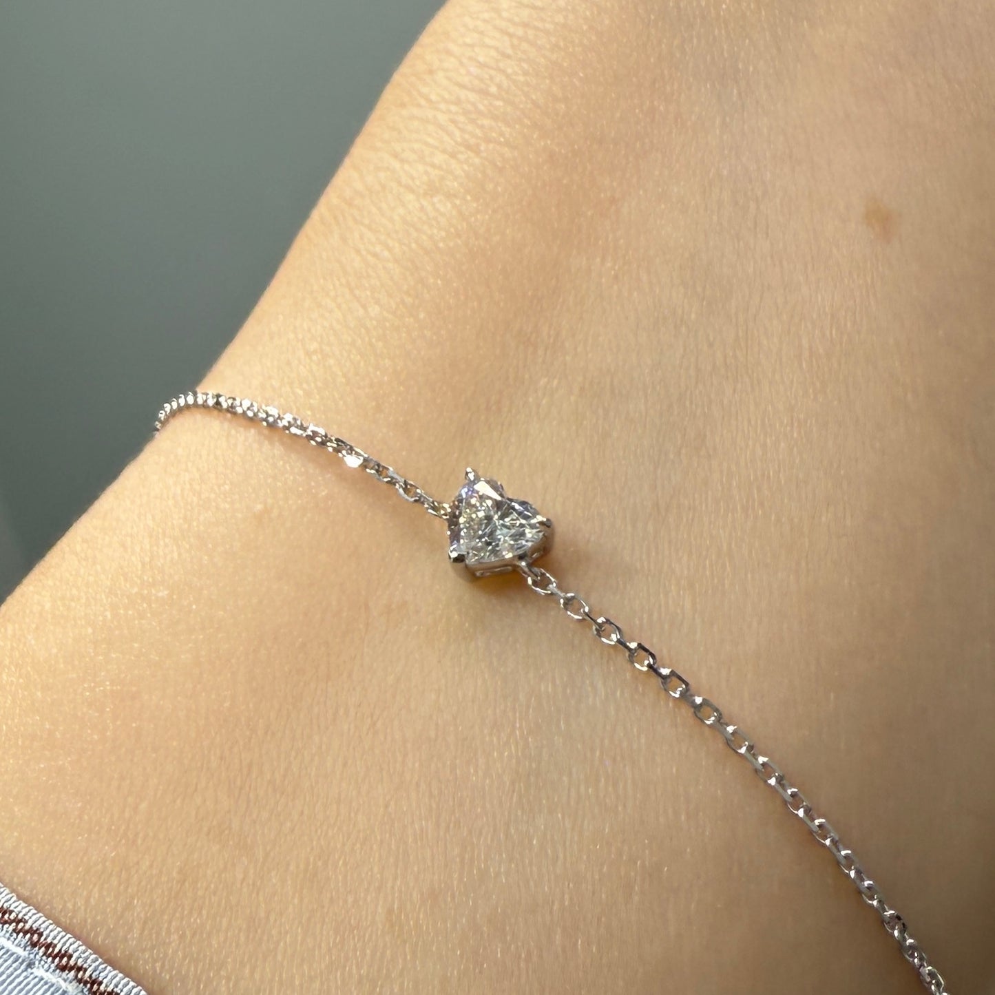 Lab diamond Heart shape 0.3ct three-prong bracelet