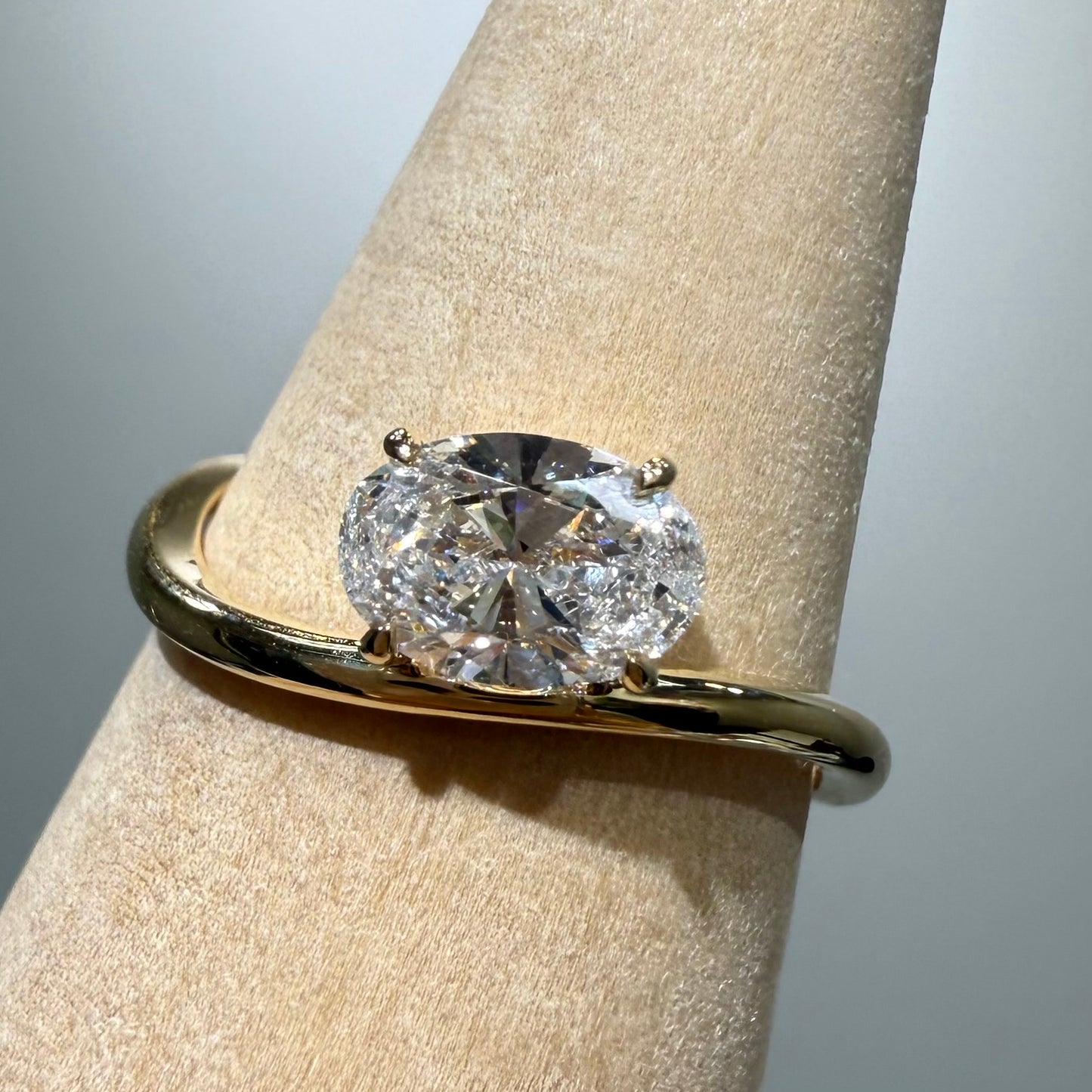 Lab diamond oval shape 0.7ct wave ring