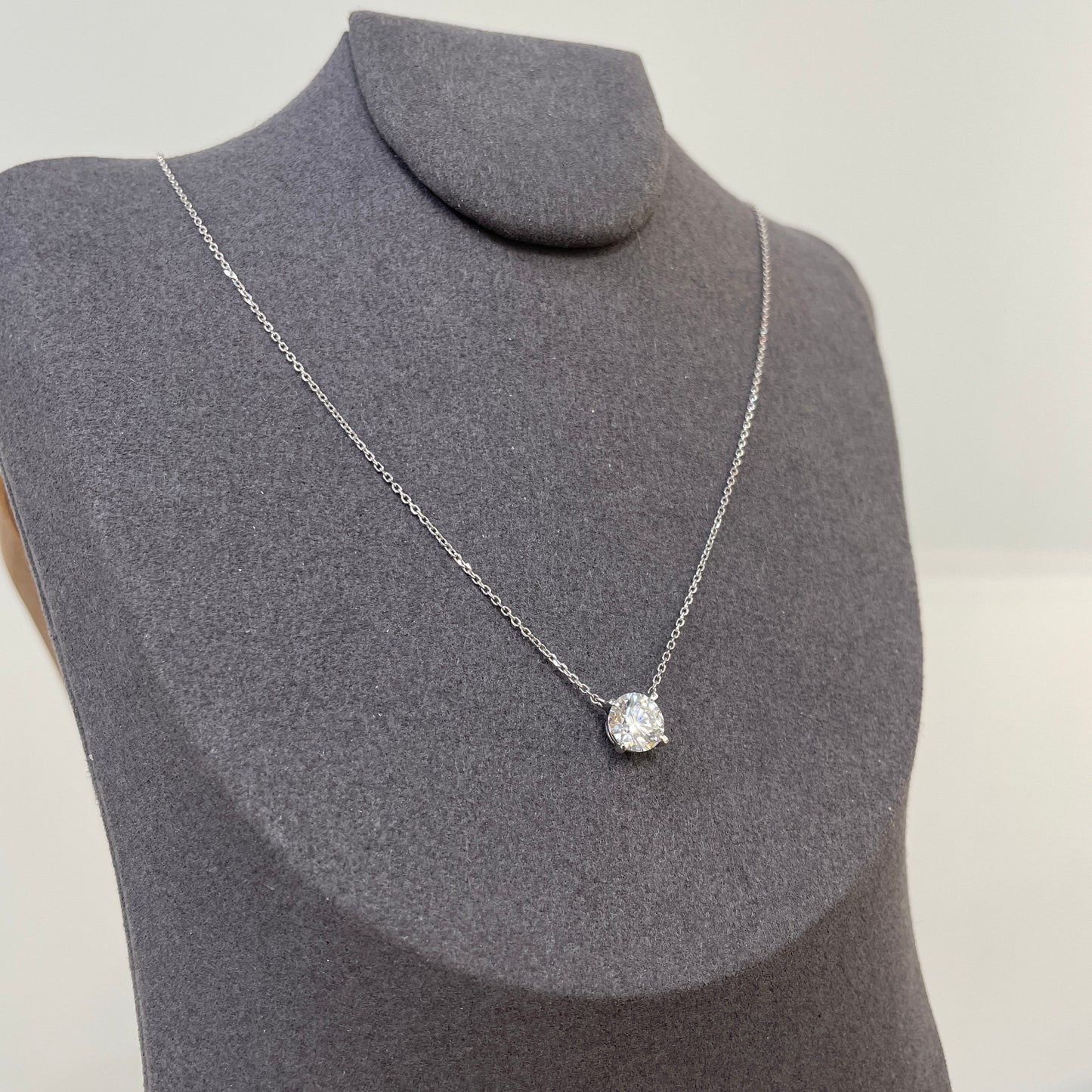 Lab Diamond round 1.1ct four-prong necklace