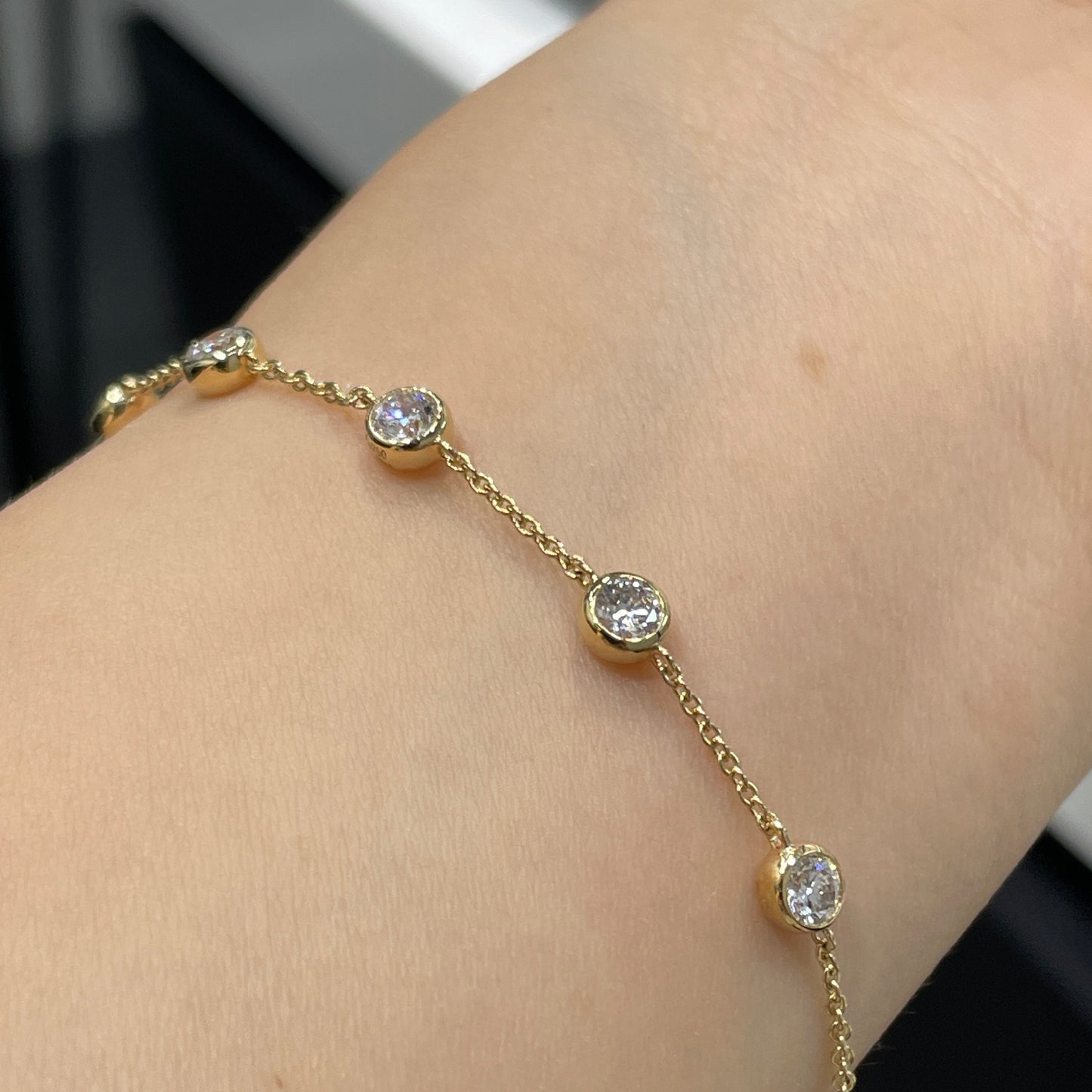 Lab diamond Round 0.75ct bezel five bubbles bracelet