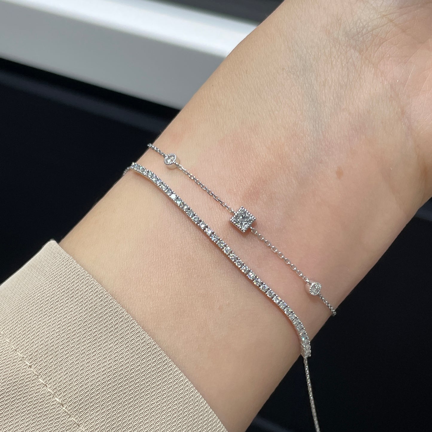 Lab diamond Princess cut 0.3ct milgrain bezel with little diamond bracelet