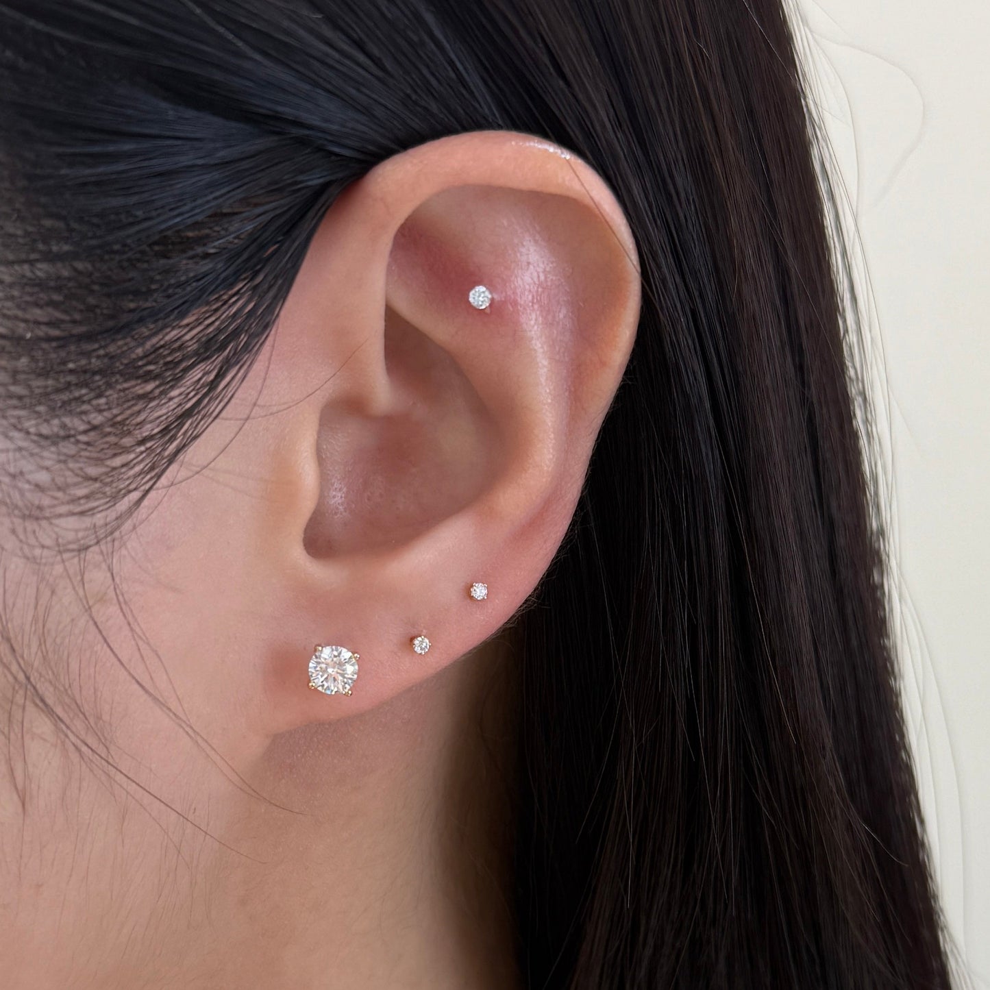 Lab diamond round 0.8ct v set four-prong stud earrings -pair