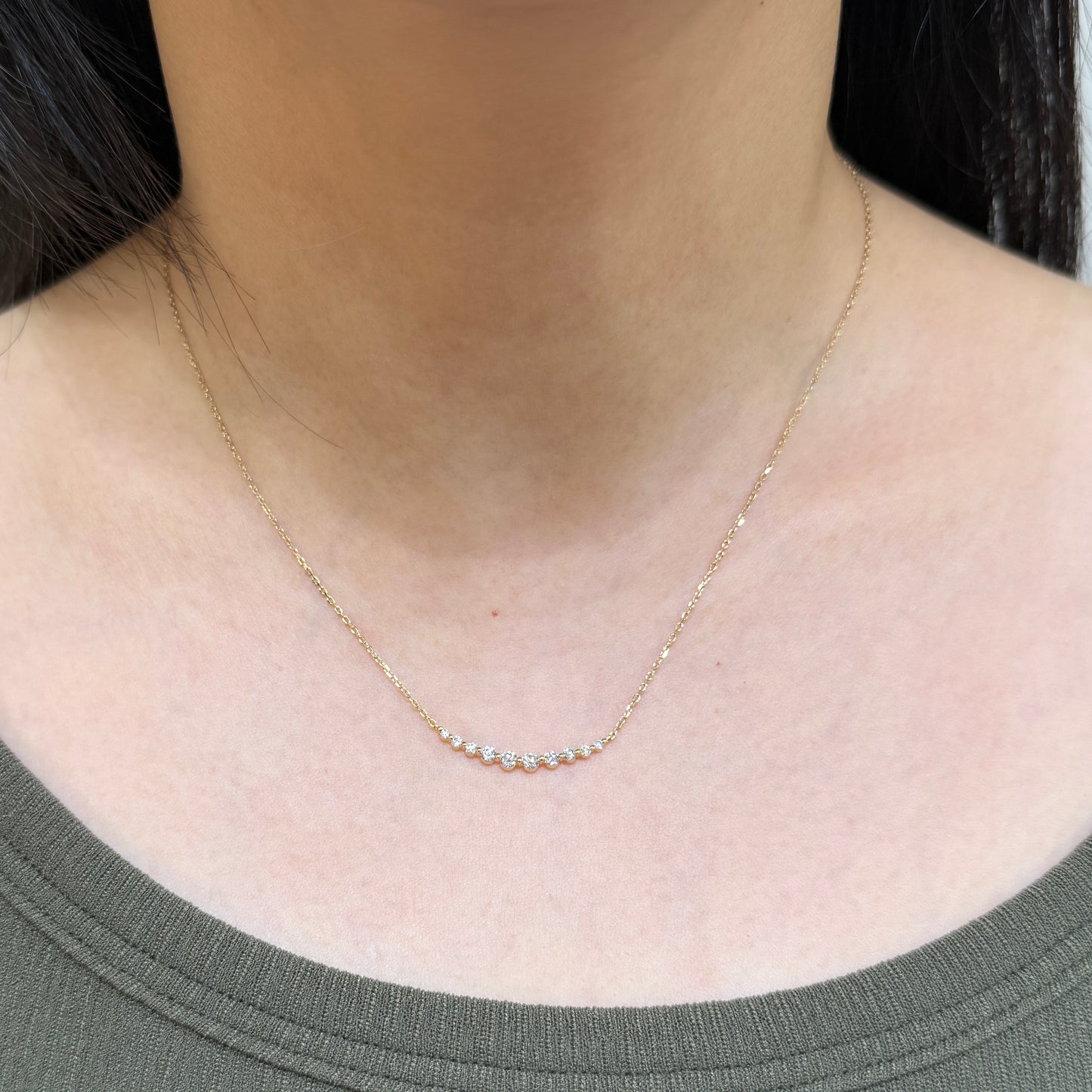 Lab diamond round 0.4ct smile necklace