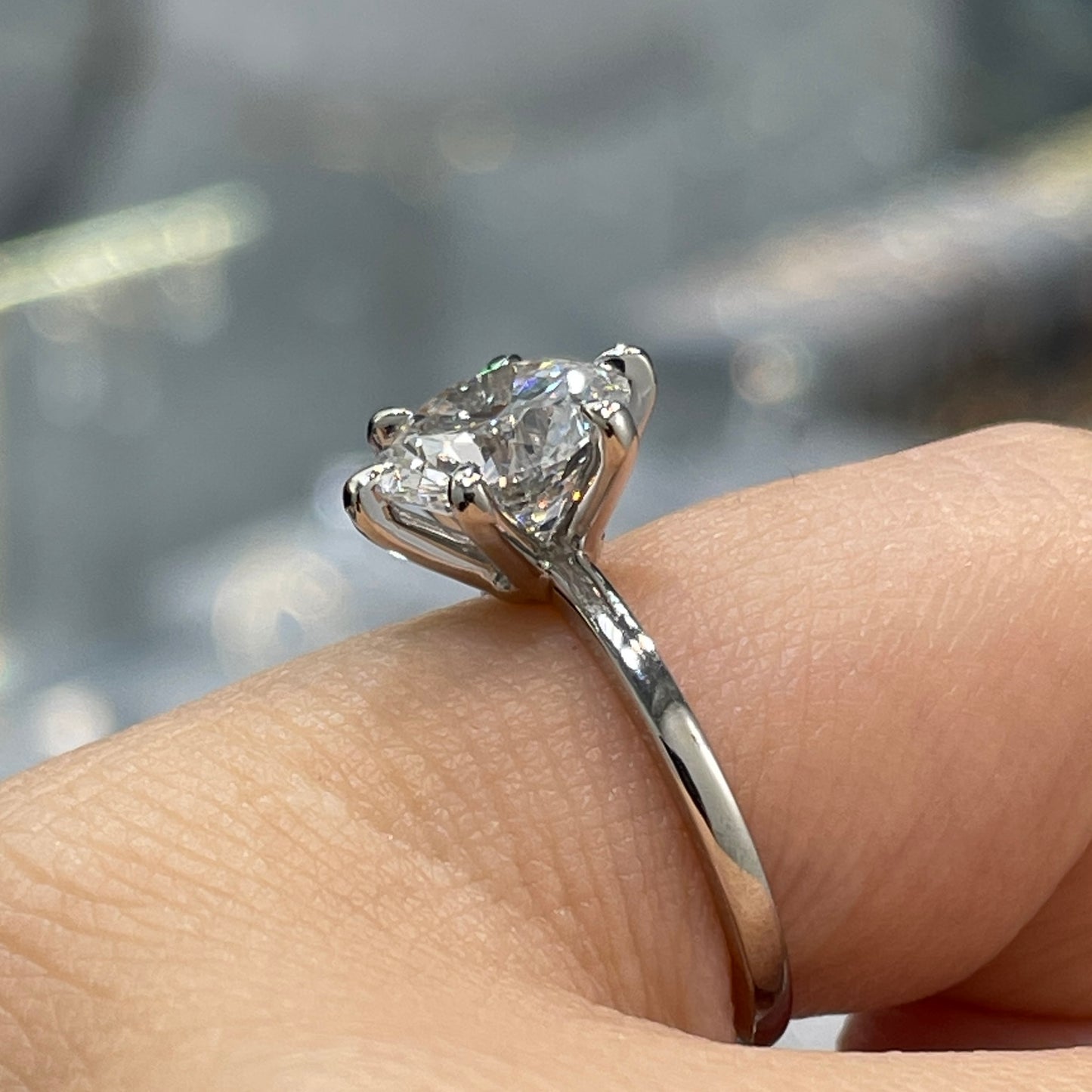 IGI Lab diamond Round 2ct six-prong solitaire ring