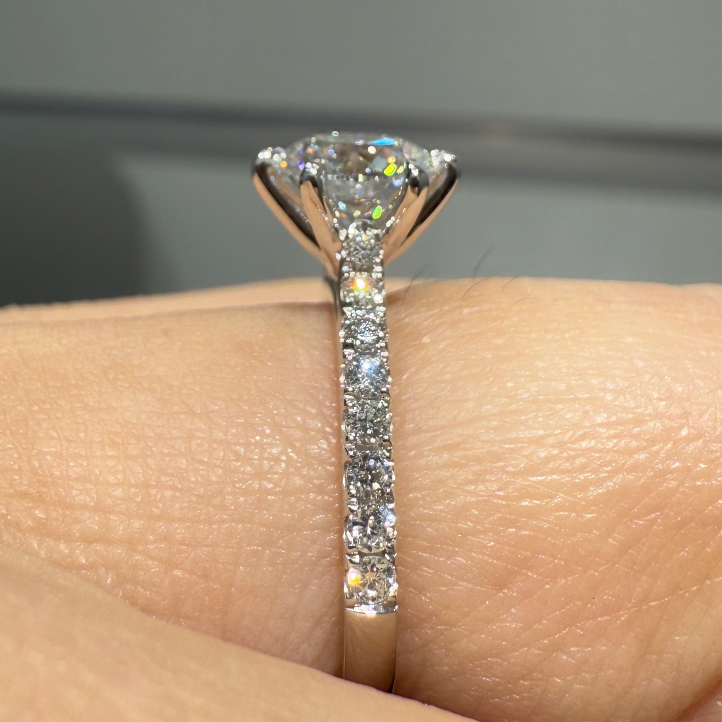 IGI lab diamond round 1.3ct six-prong pave ring
