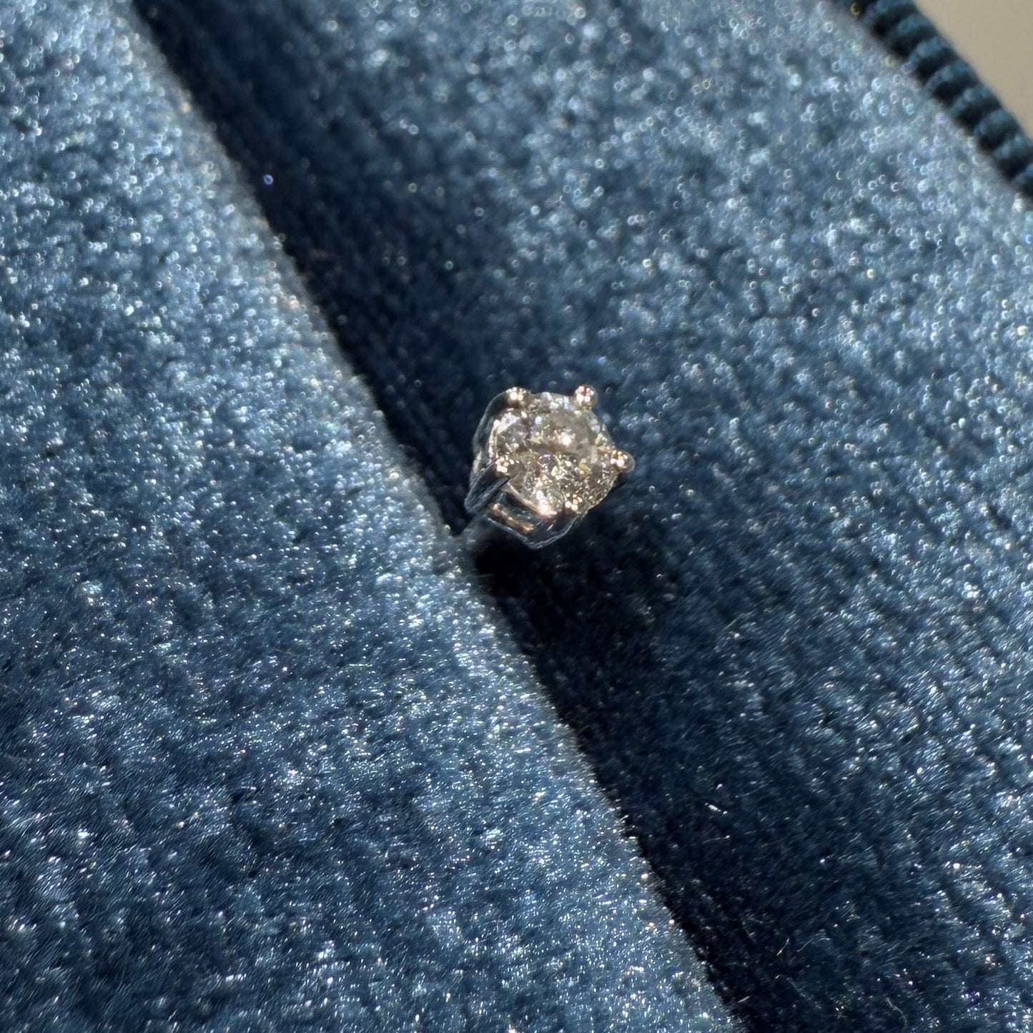 Lab diamond round 0.12ct five-prong earring-each