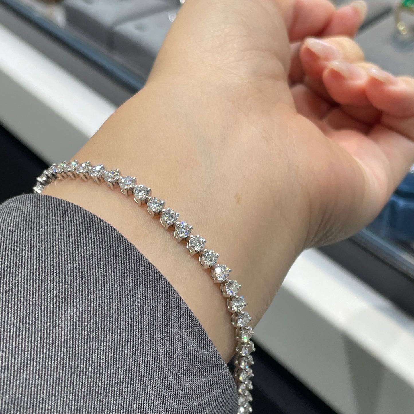 Lab diamond round 6ct three-prong tennis bracelet