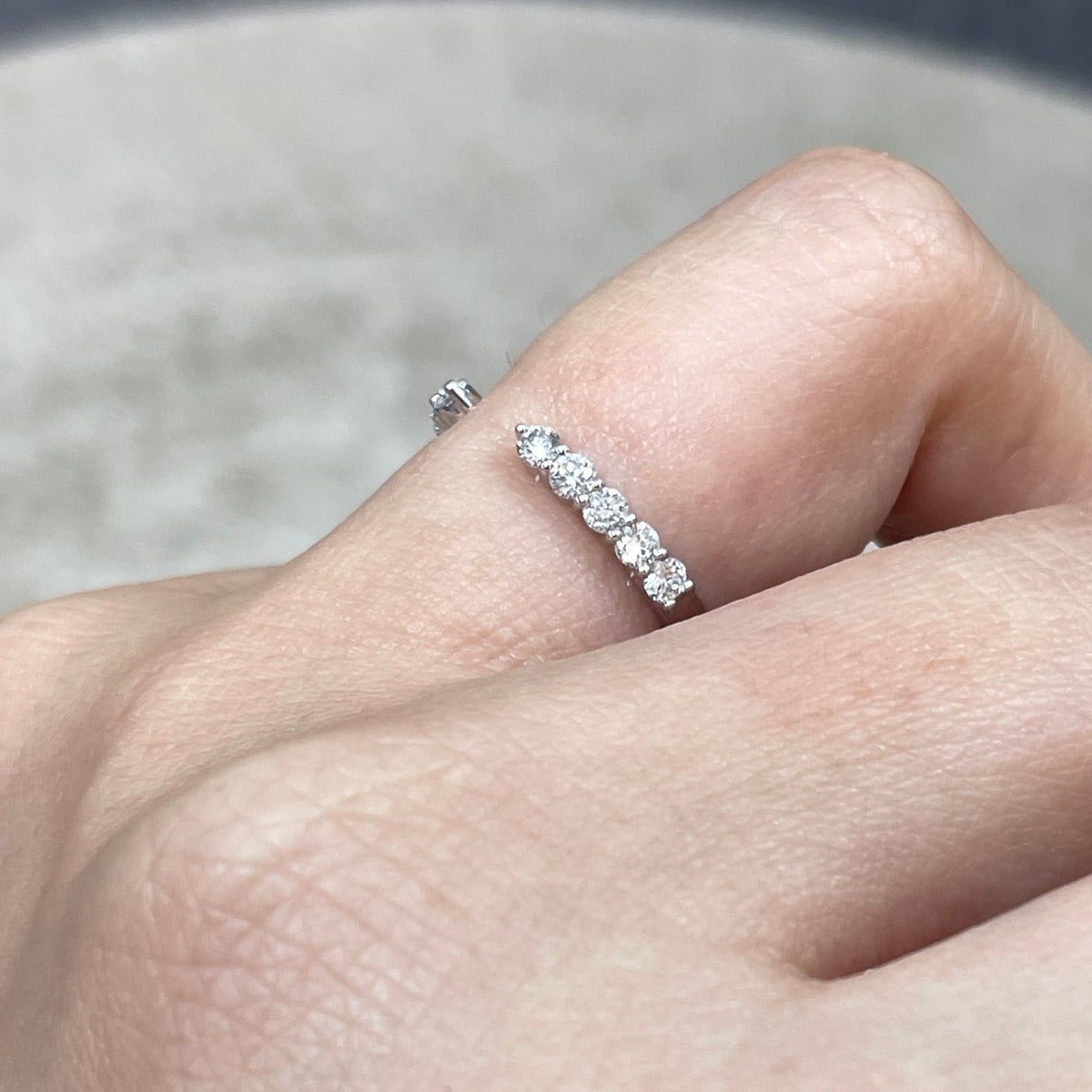 Lab diamond round 0.4ct stackable open ring