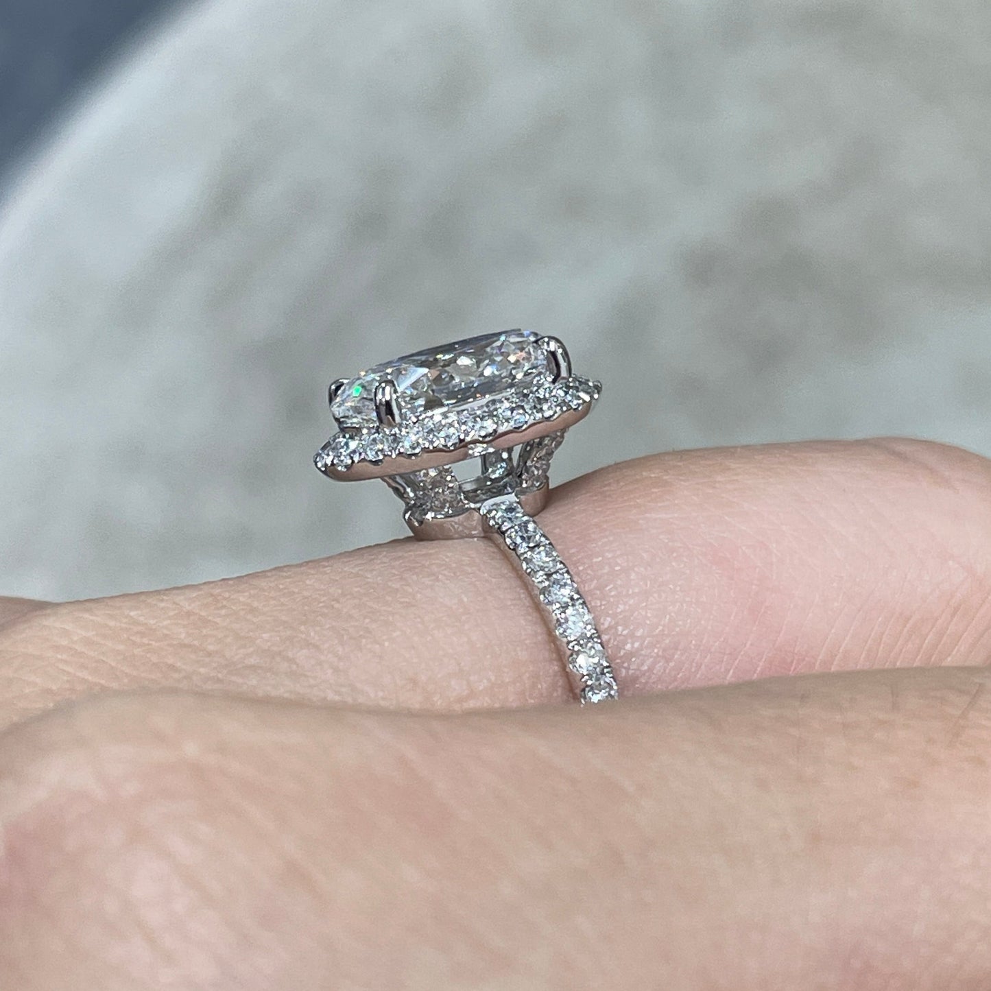 IGI Lab diamond Oval shape 2.5ct halo full pave ring