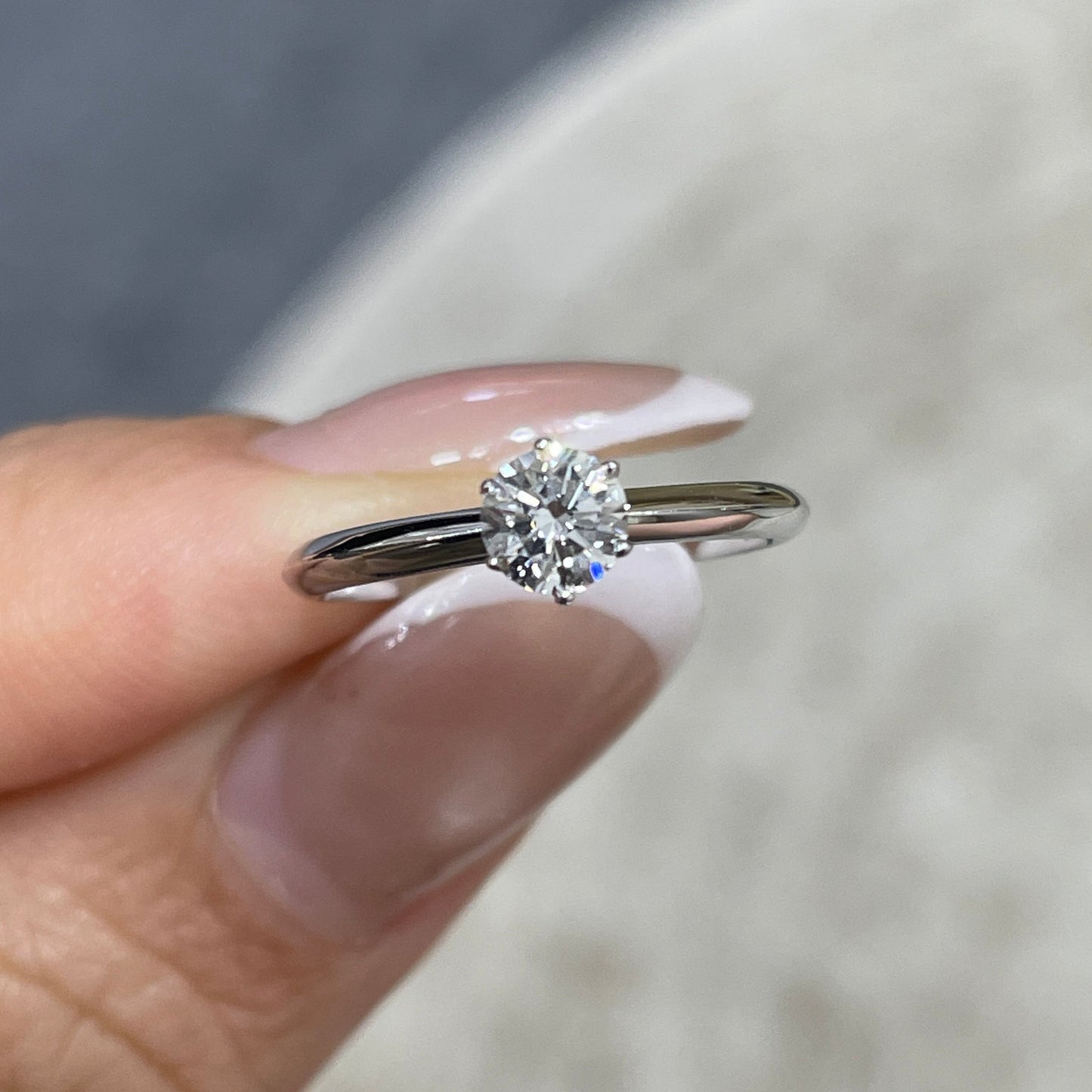 Lab diamond round 0.3ct six-prong knife edge band ring