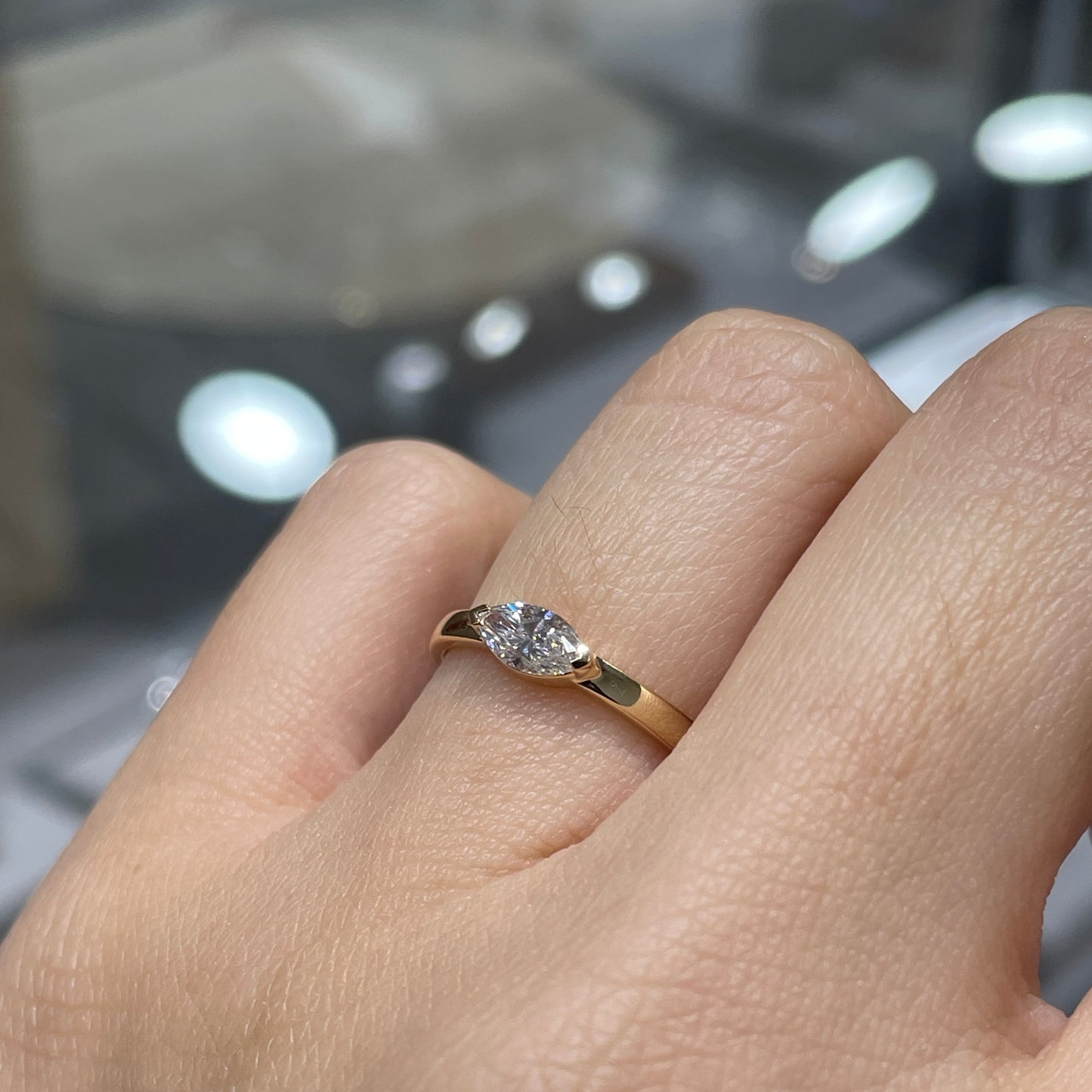 Lab diamond marquise 0.3ct horizontal ring