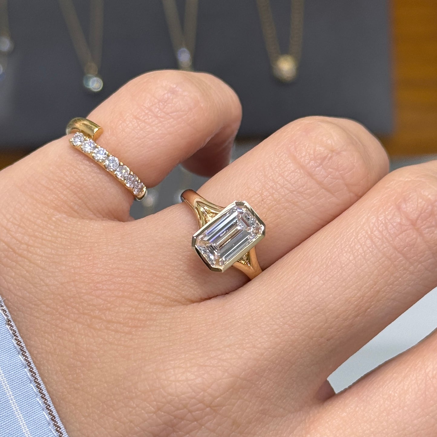 IGI Lab diamond Emerald cut 2ct bezel split shank ring