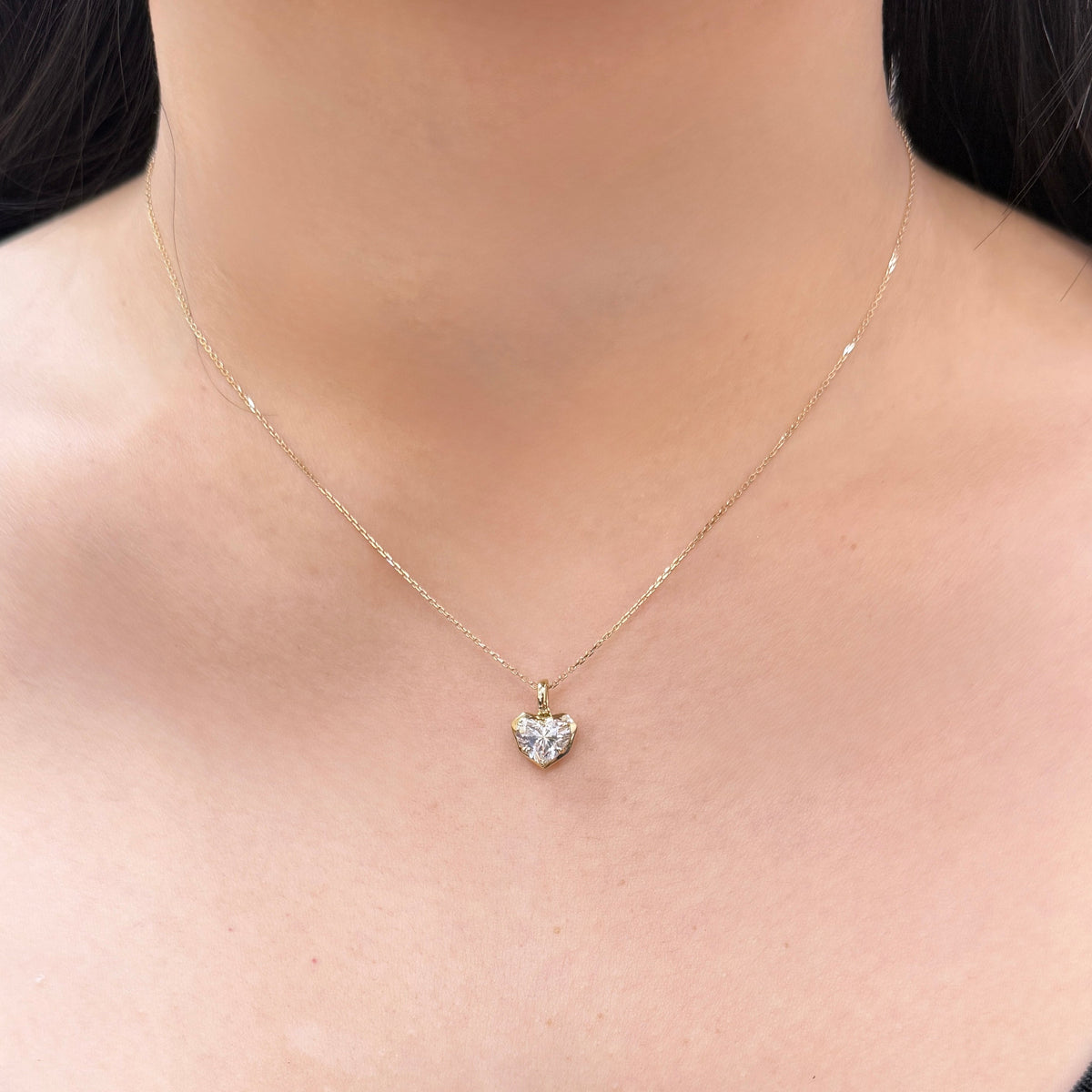 IGI Lab diamond heart shape 1.15ct bezel five-prong pendant