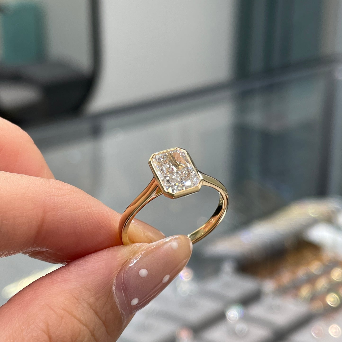 IGI Lab diamond Radiant cut 1.5ct bezel ring