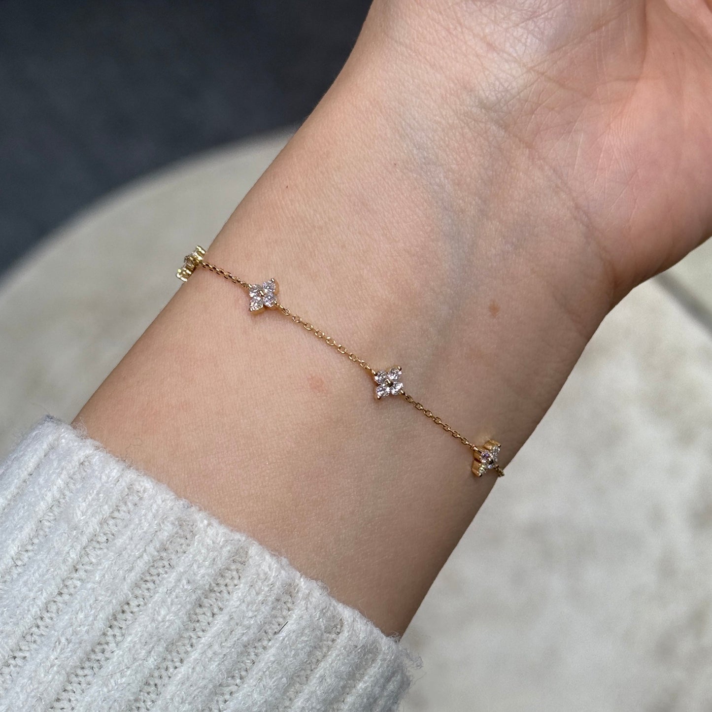 Lab diamond round 0.6ct five flower bracelet