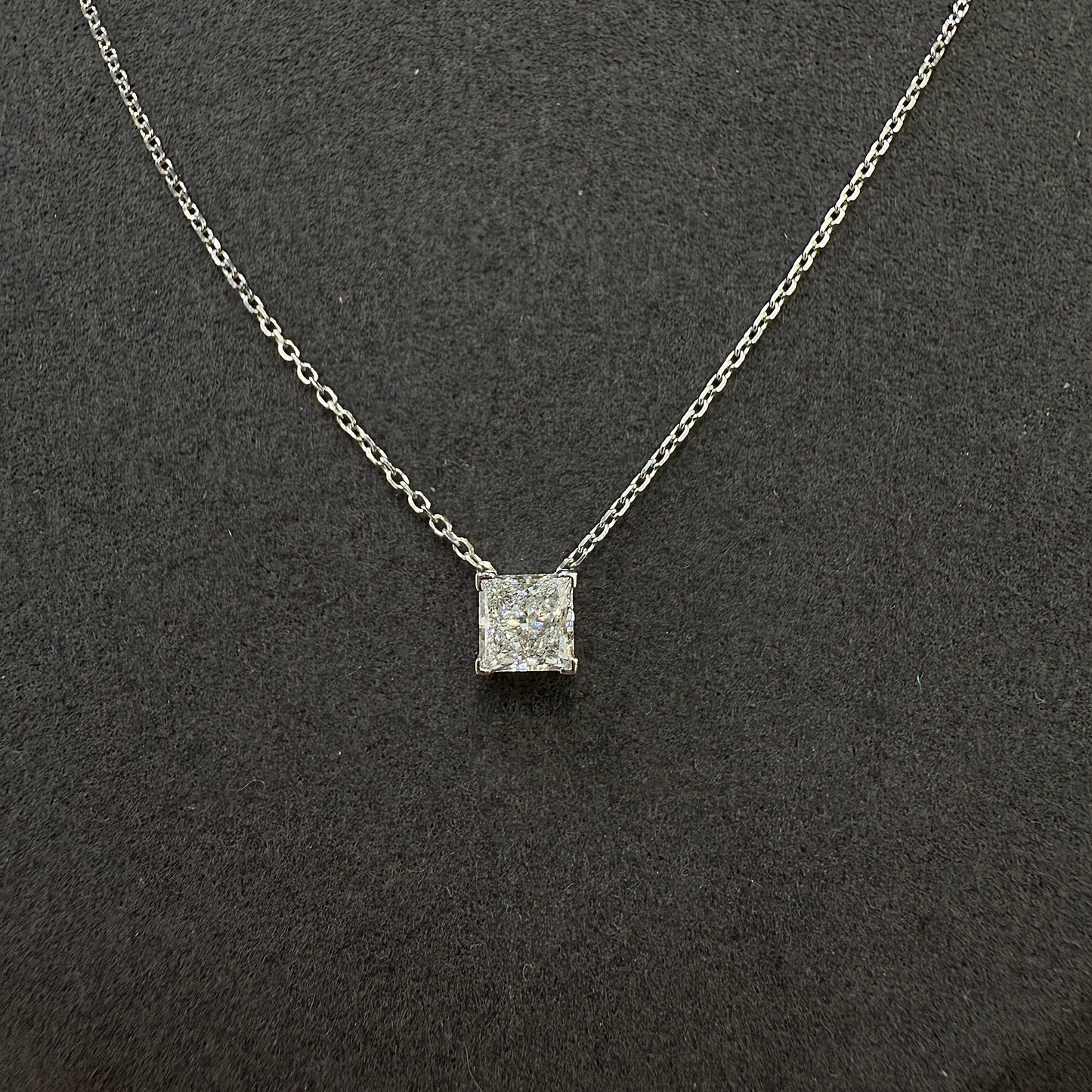 Lab diamond princess cut 0.6ct v-prong necklace