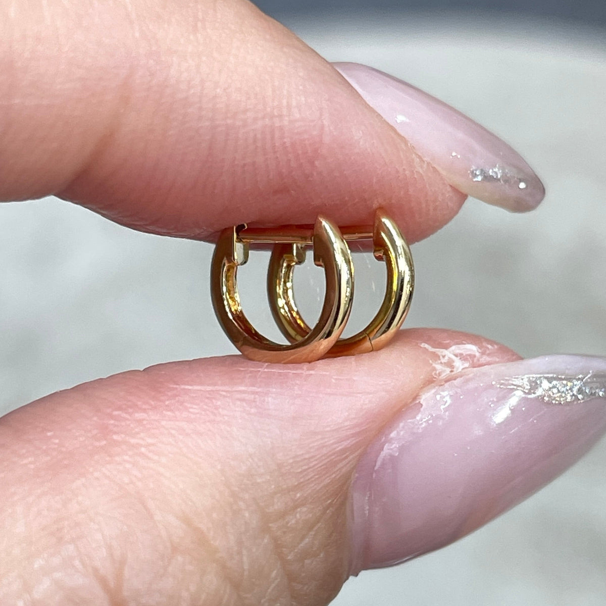 18k Plain 6mm hoop earring - each