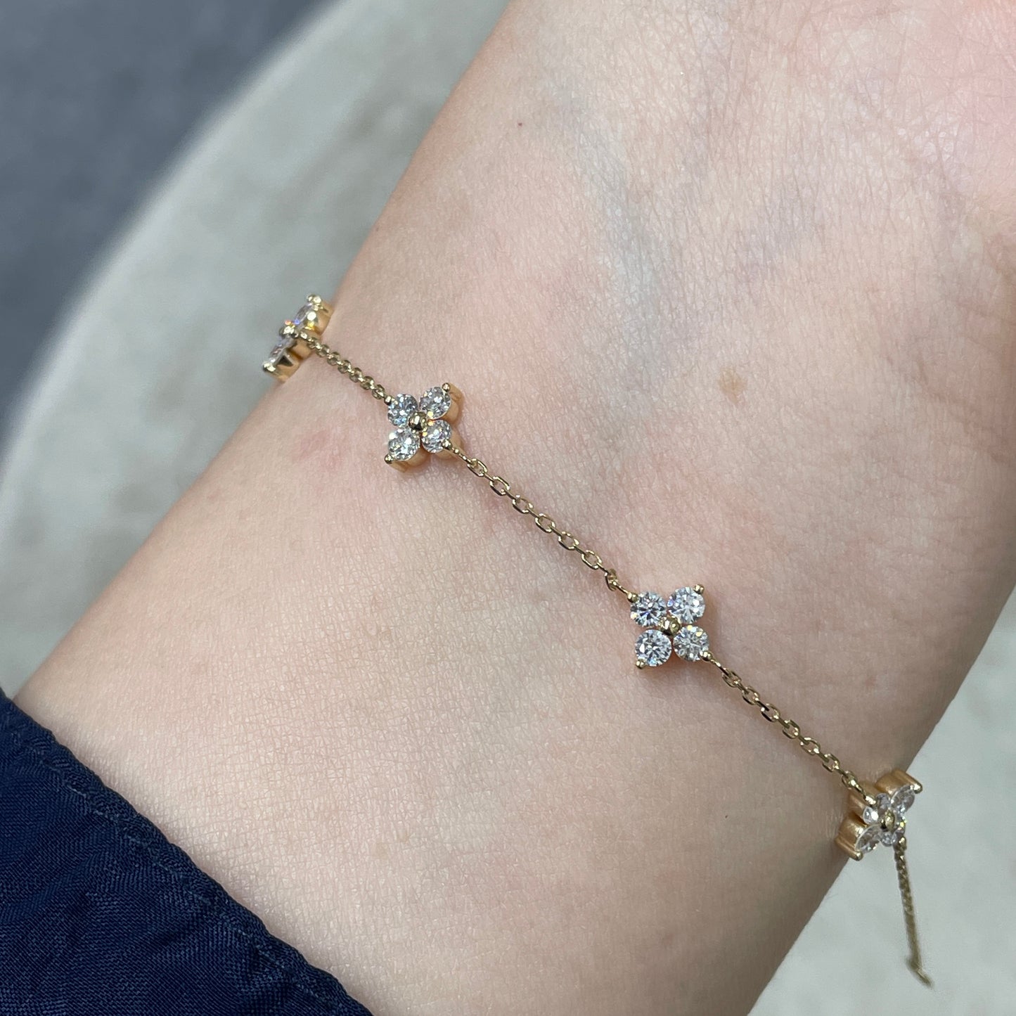Lab diamond round 1ct five flower bracelet