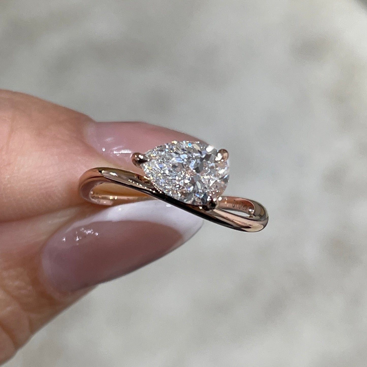 Lab diamond Pear shape 1ct three-prong wavy ring