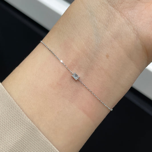 Lab diamond emerald cut 0.1ct four-prong bracelet