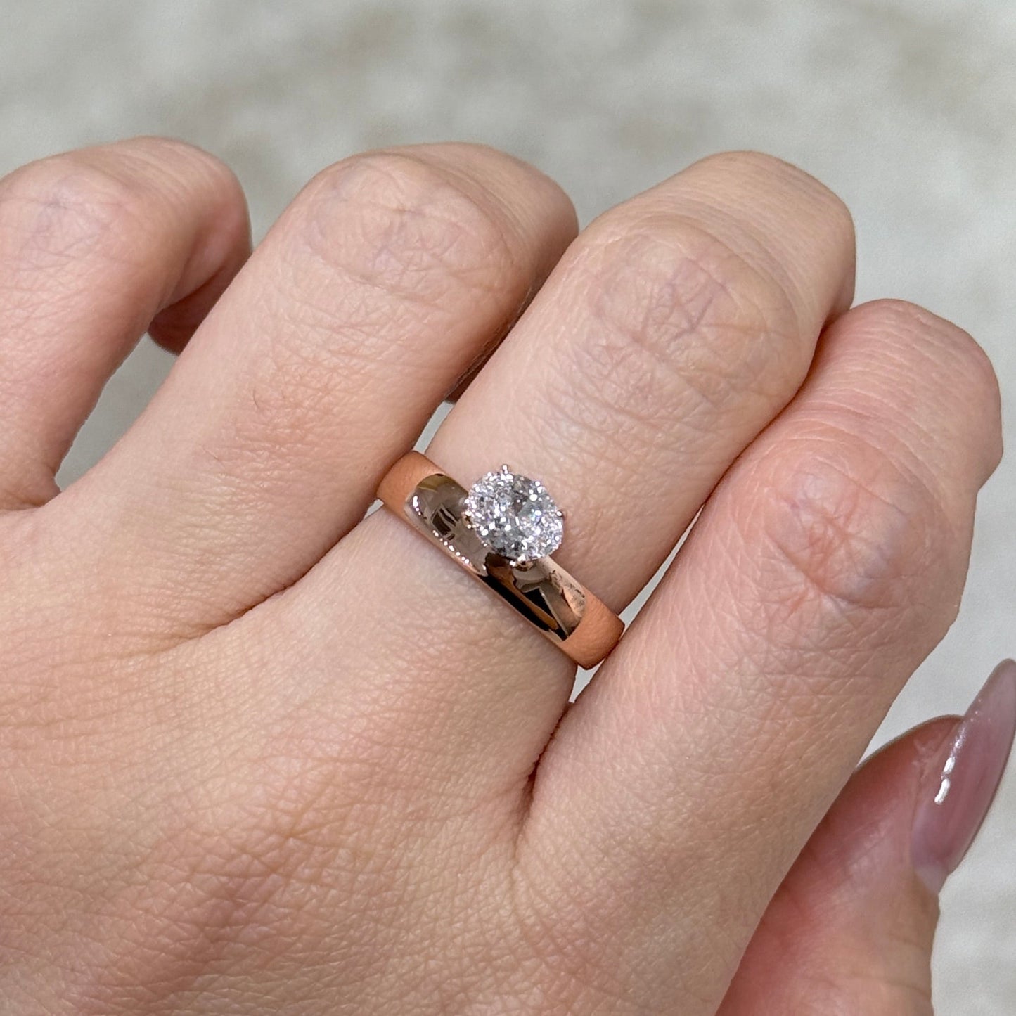 IGI Lab diamond Oval 0.7ct four-prong thick band ring
