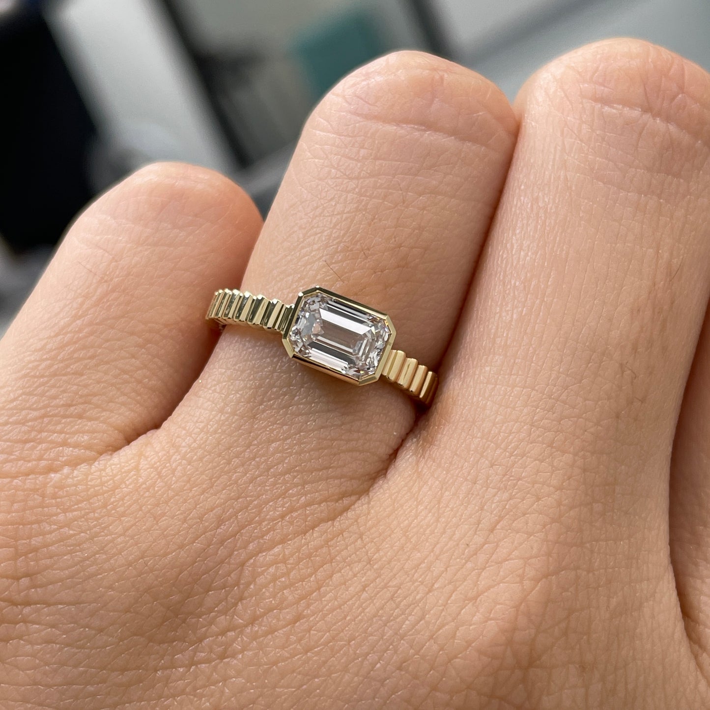 Lab diamond Emerald cut 1ct horizontal bezel set with vertical line band ring