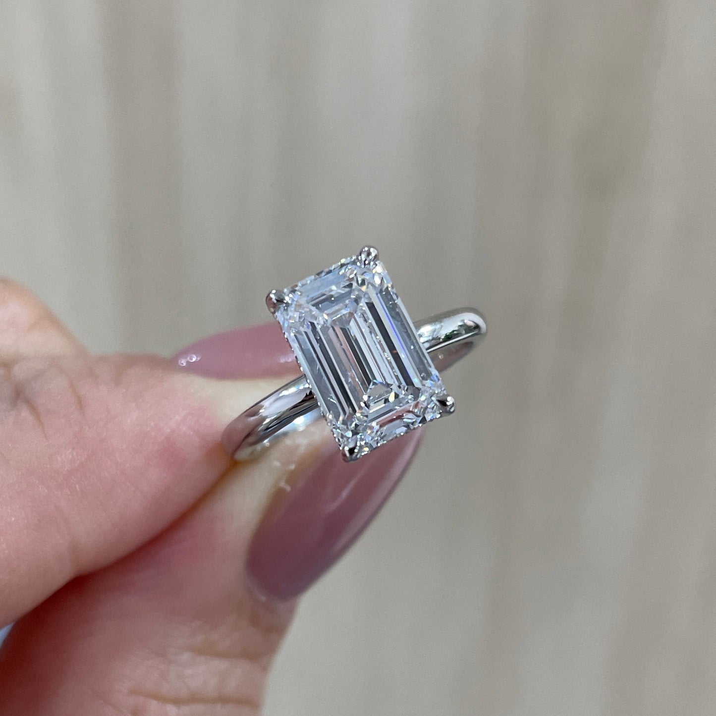 IGI lab diamond Emerald cut 2.5ct four-prong underhao ring