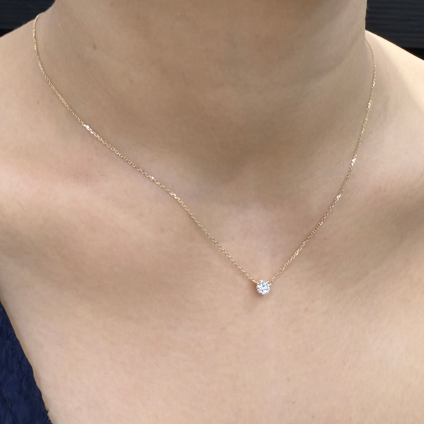 Lab diamond round 0.3ct three-prong necklace