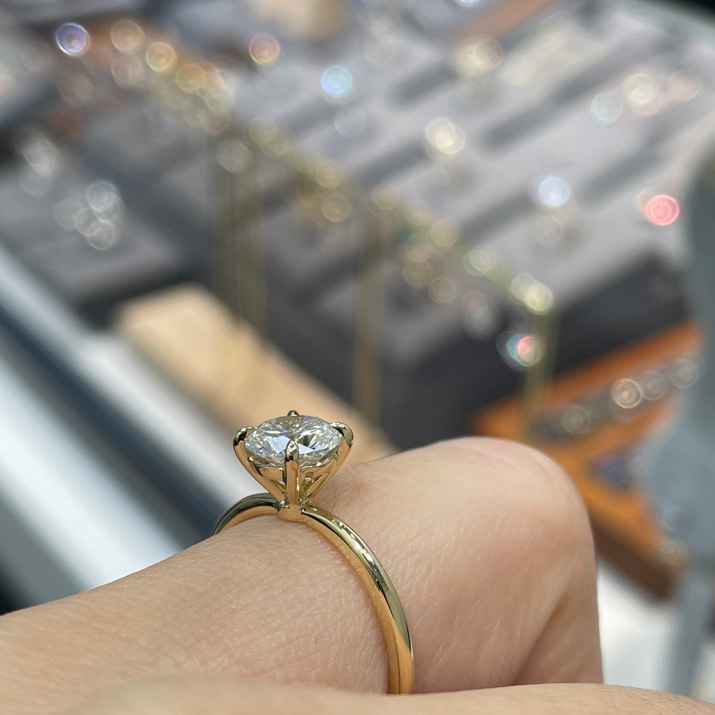 IGI lab diamond round 1ct four-prong ring