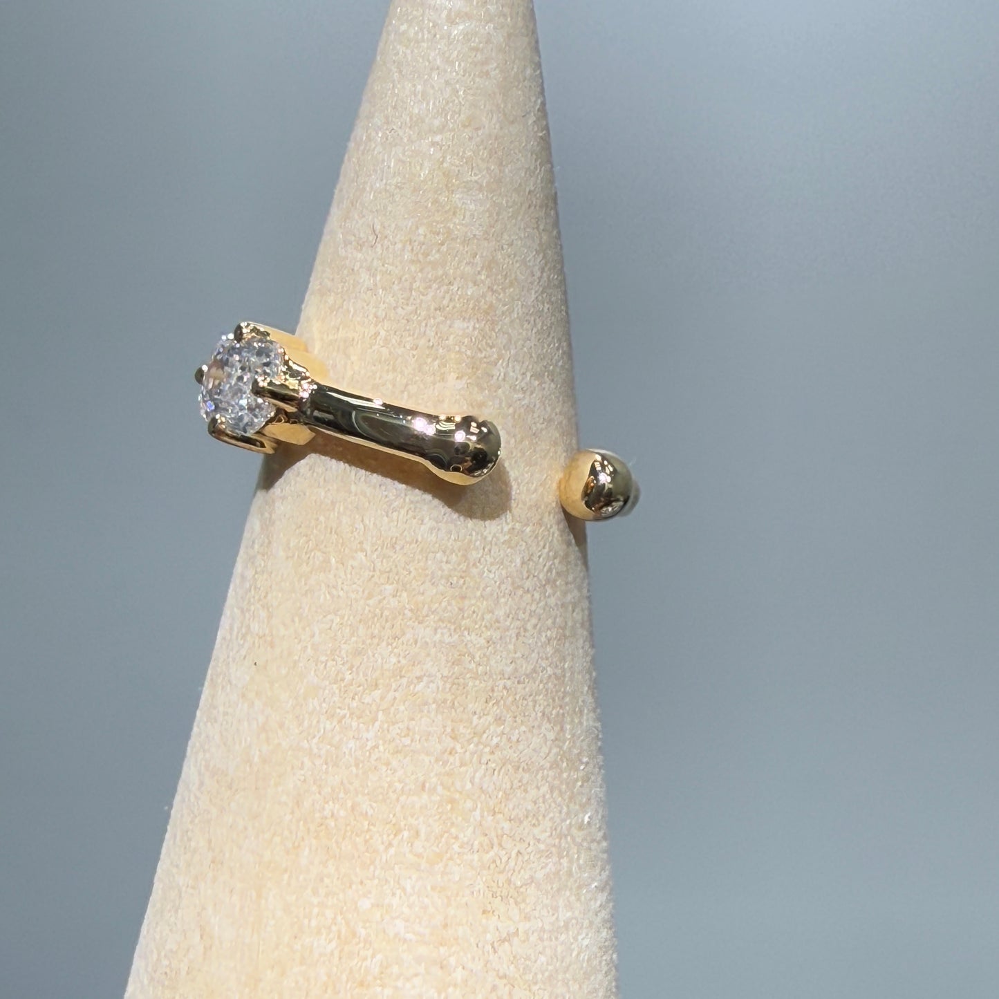 Lab diamond emerald cut 0.2ct 10mm ear cuff-each
