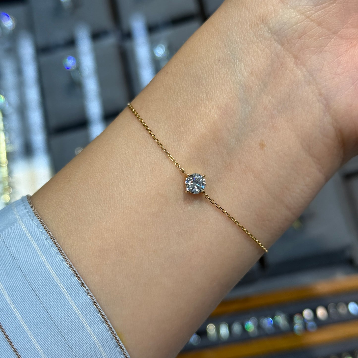 Lab diamond round 0.5ct compass four-prong bracelet