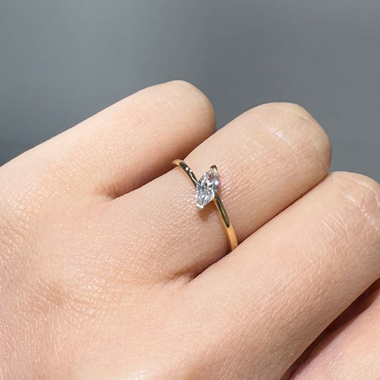 Lab diamond Marquise 0.25ct Twist band ring